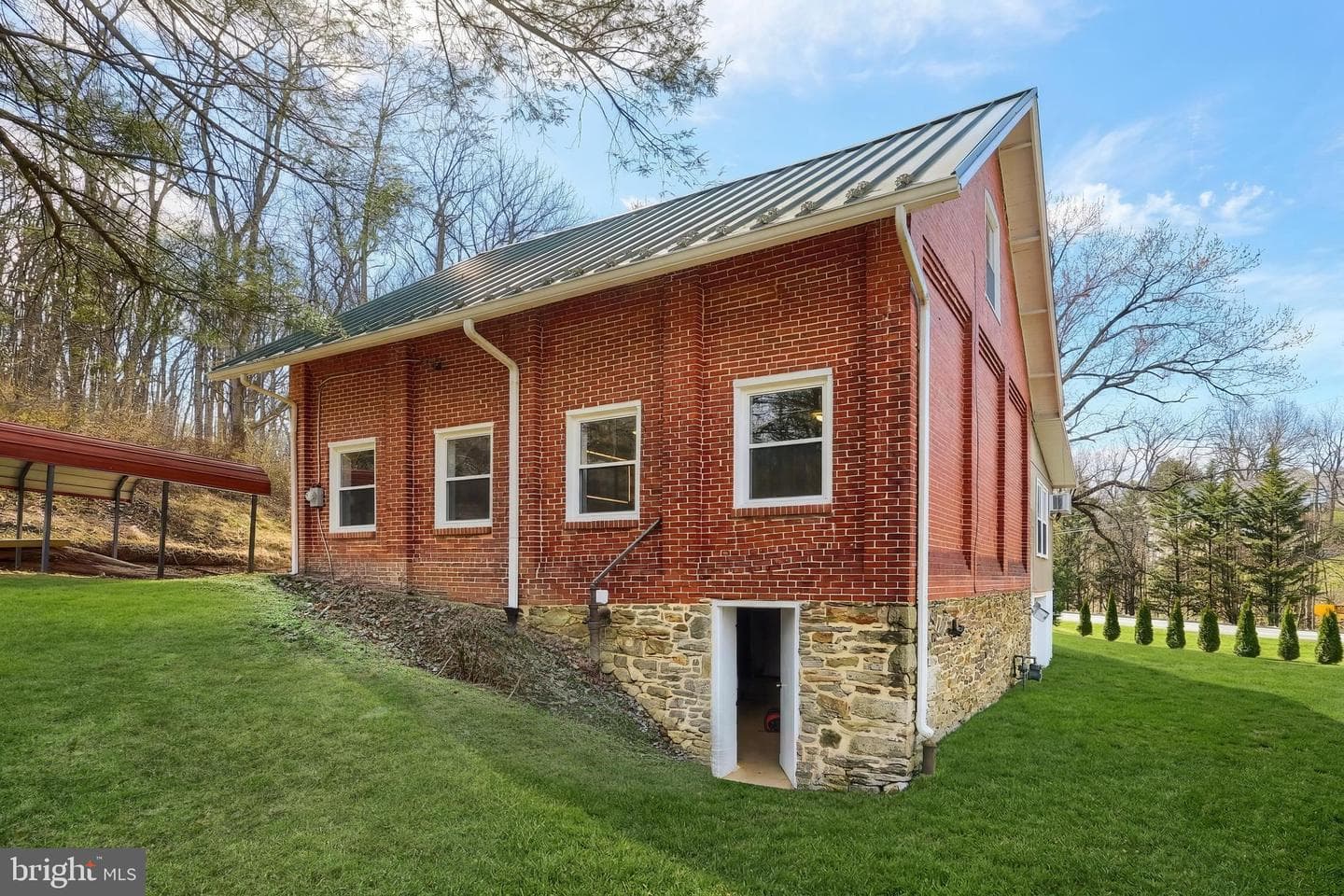 905 Chambers Road photo 21