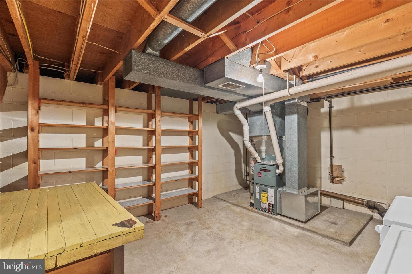 566 Baer Avenue photo 18