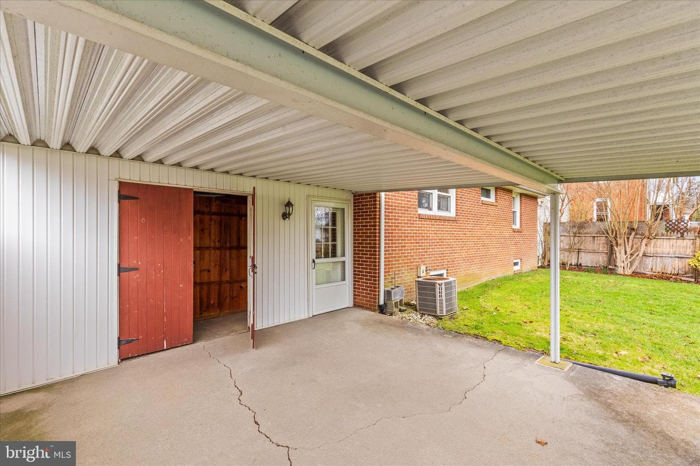 566 Baer Avenue photo 25