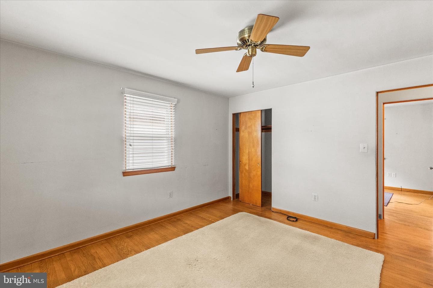 566 Baer Avenue photo 8