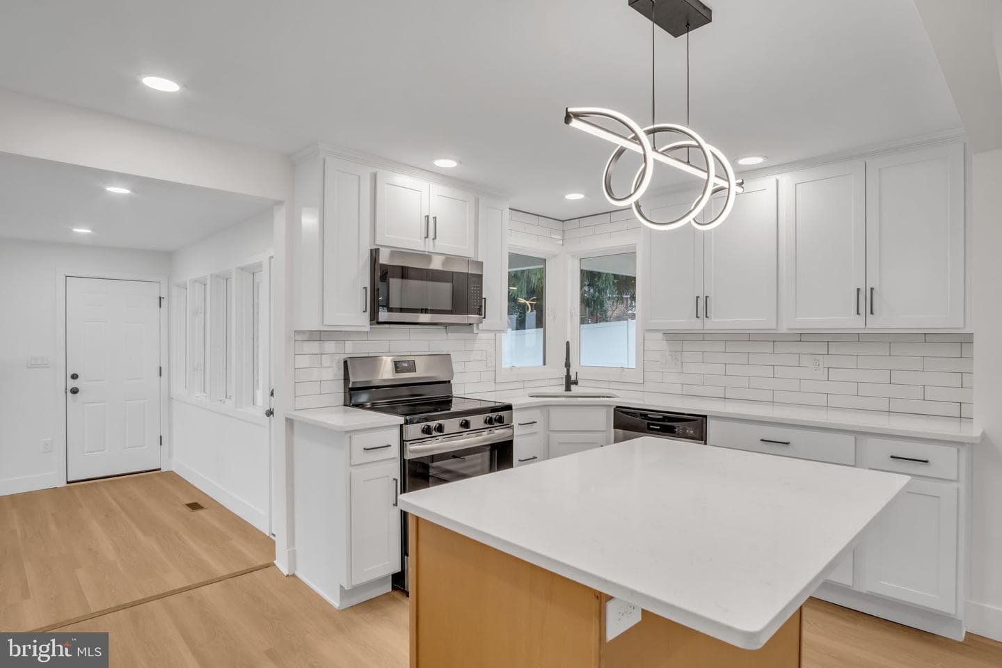 7 Crescent Drive photo 8