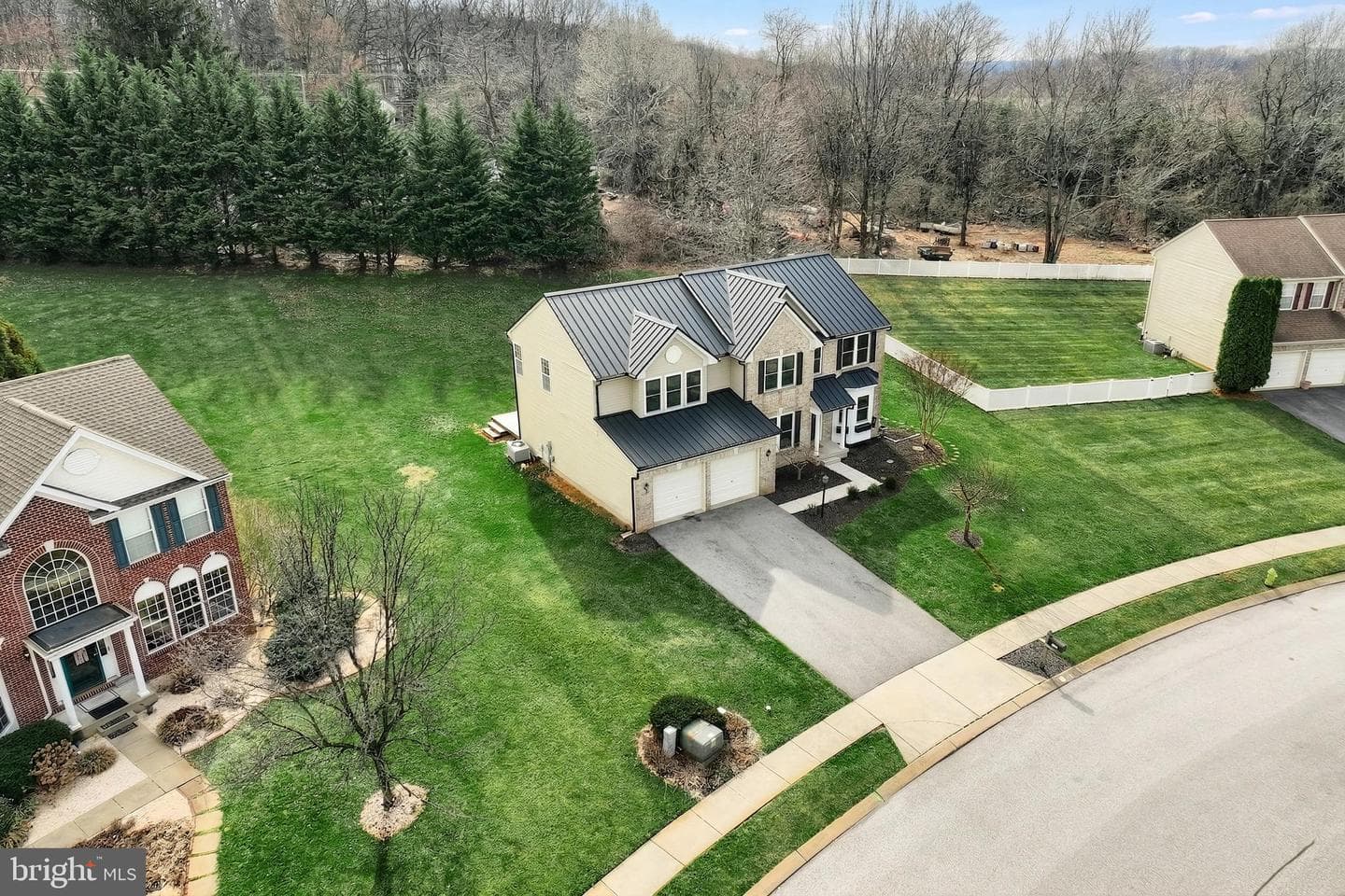735 Clydesdale Drive photo 10