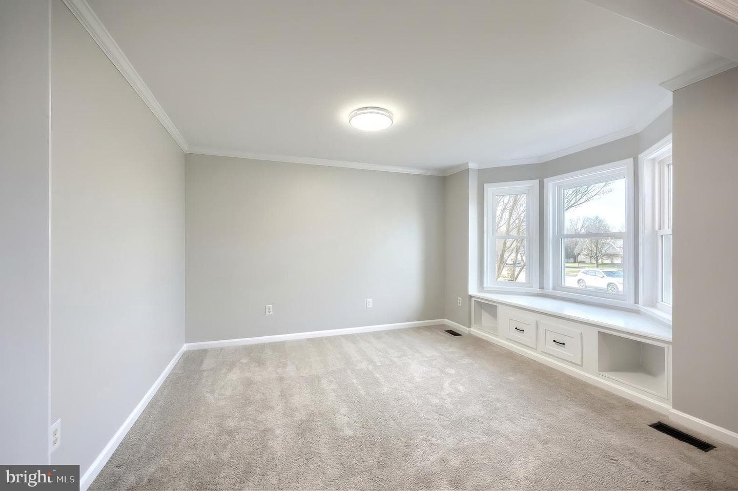 735 Clydesdale Drive photo 19