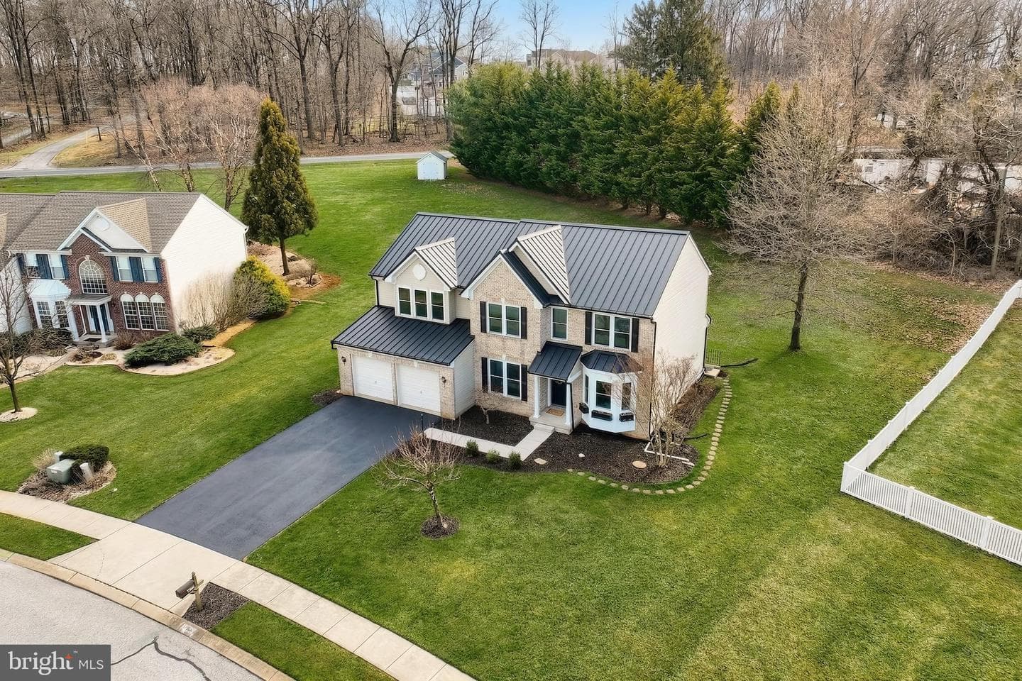735 Clydesdale Drive photo 2