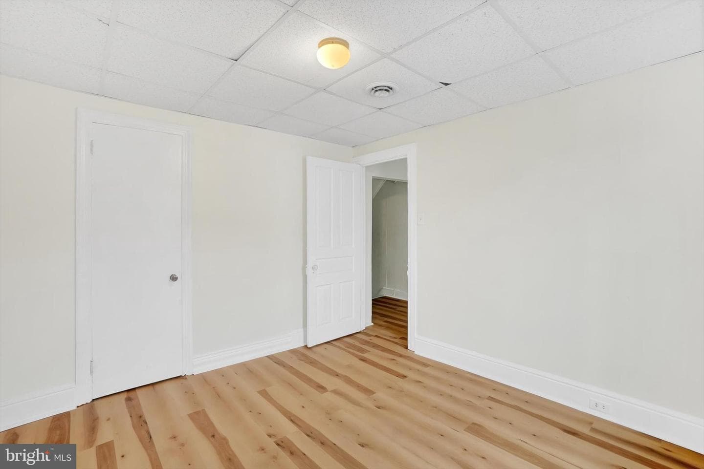 1147 E King Street photo 14