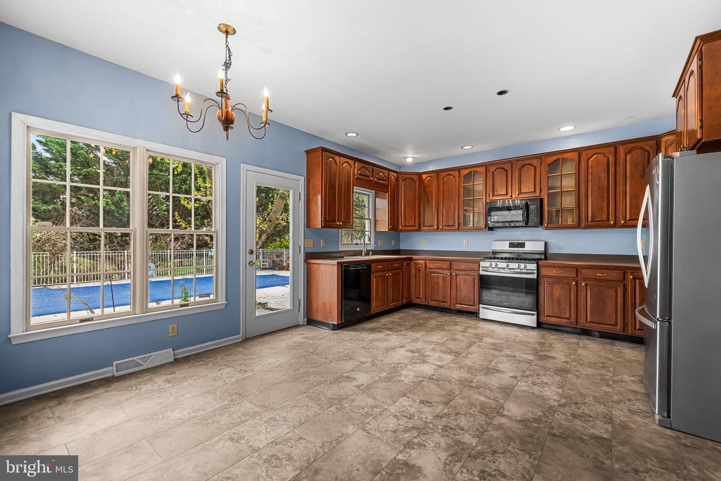 360 Dew Drop Road photo 10