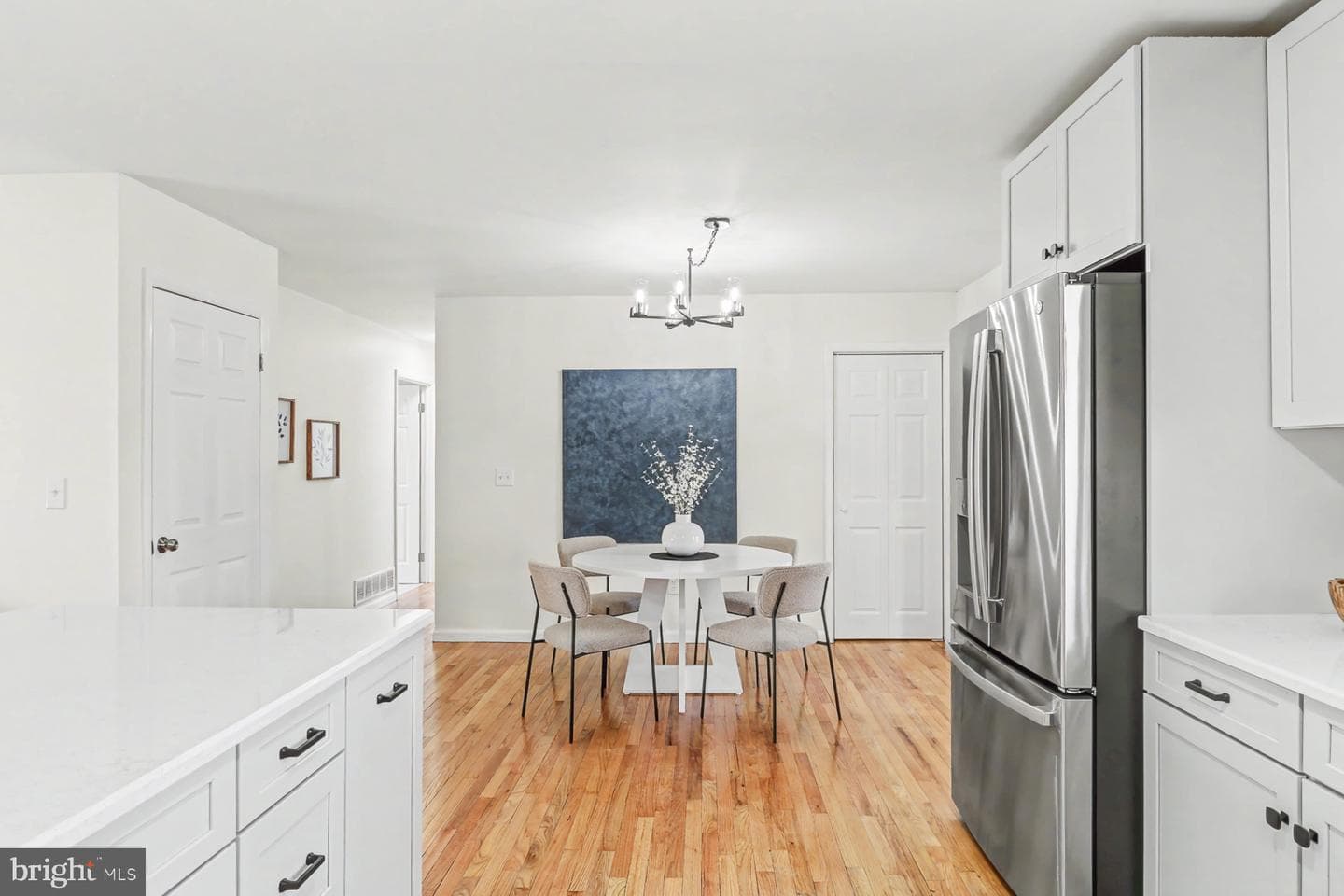 12 Locust Street photo 6