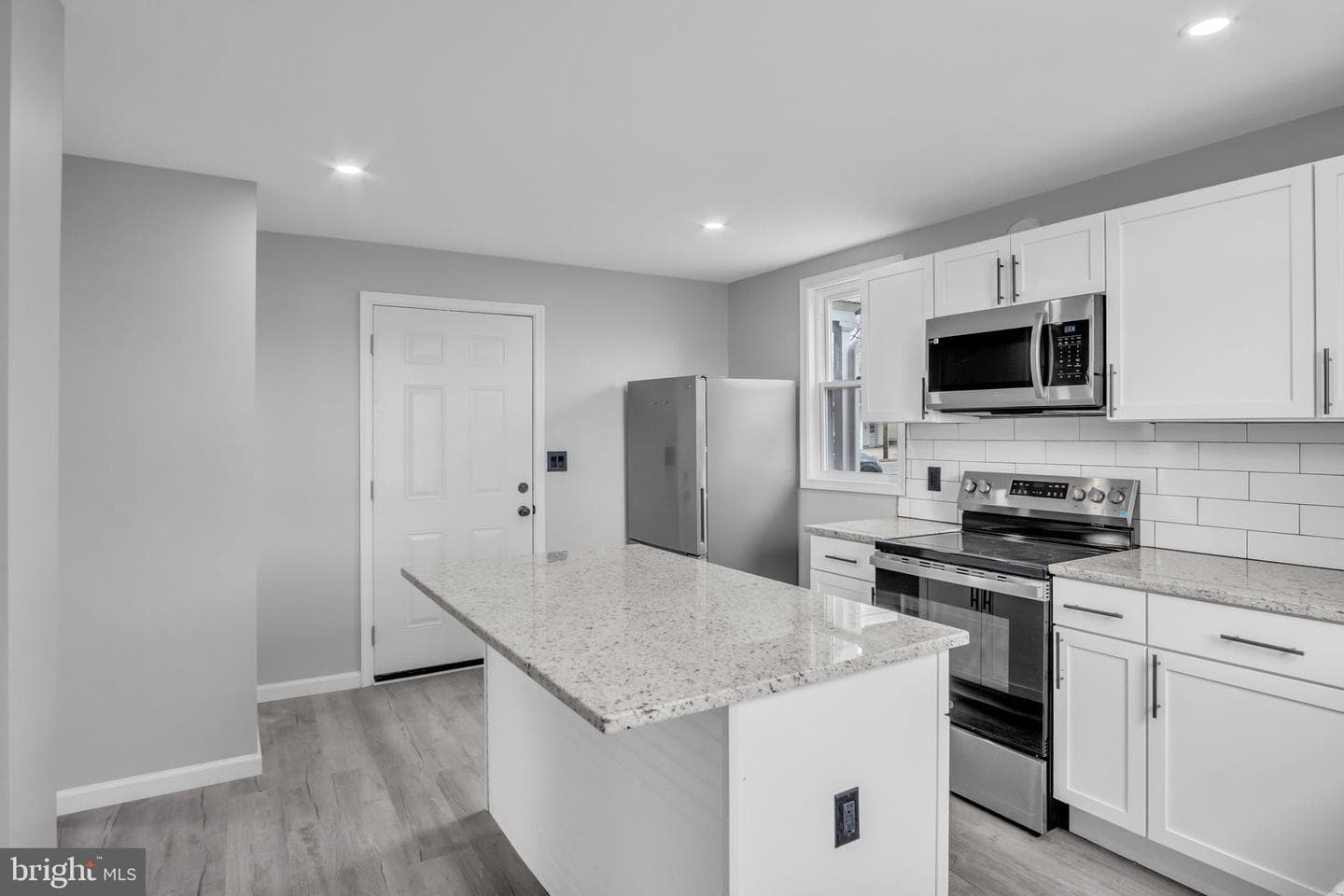 450 E Market photo 11