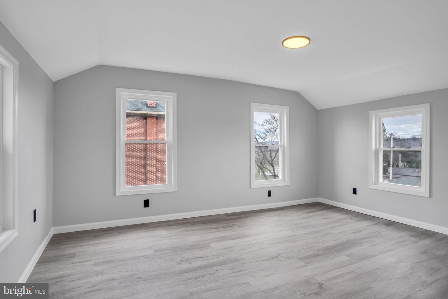 450 E Market photo 21