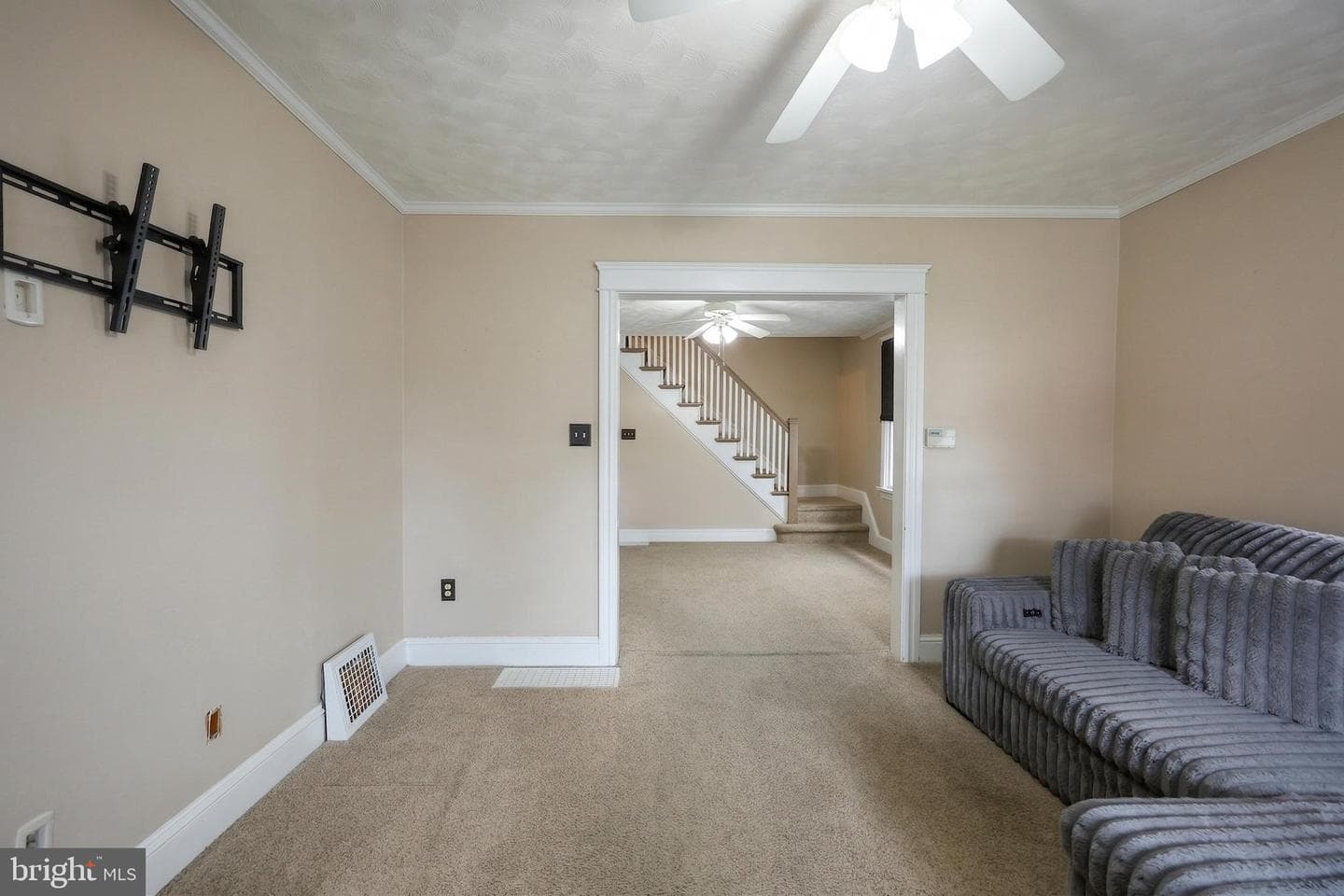 583 Mcallister Street photo 3