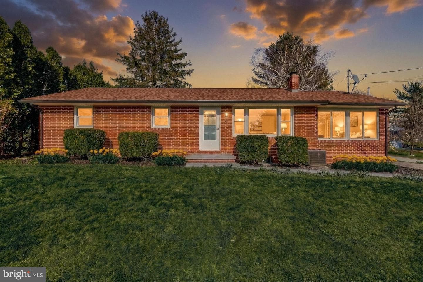 2347 Mardale Drive photo 2