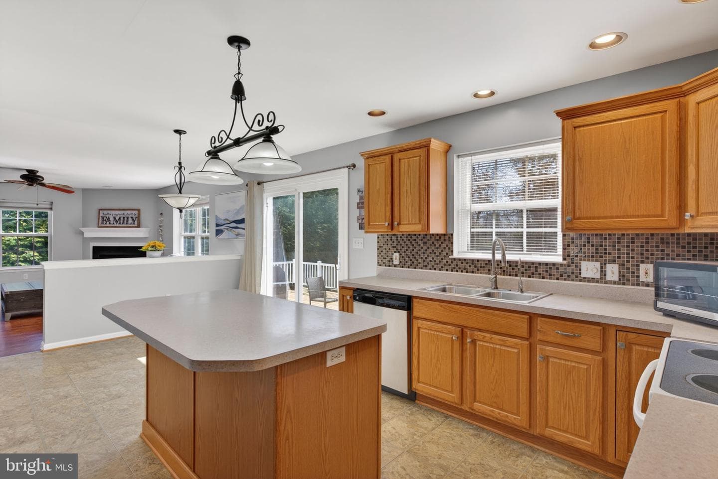 212 Sunset Circle photo 17