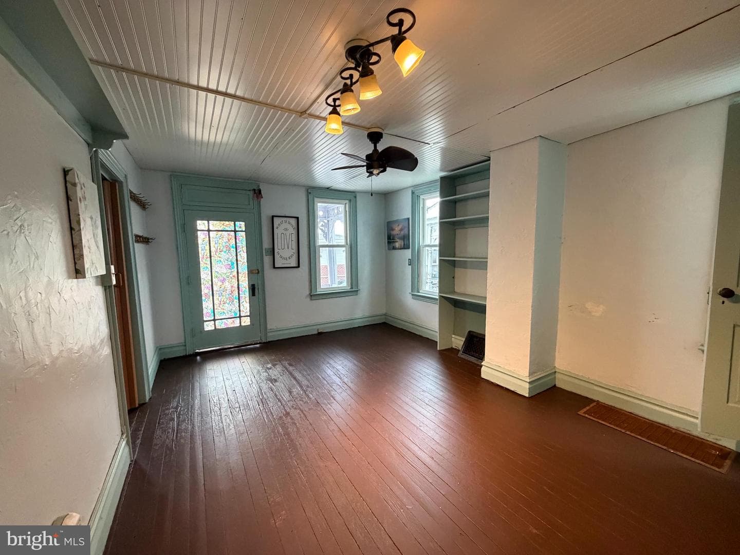 246 Locust Street photo 11