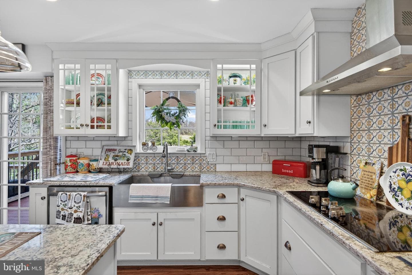 381 Benyou Lane photo 8