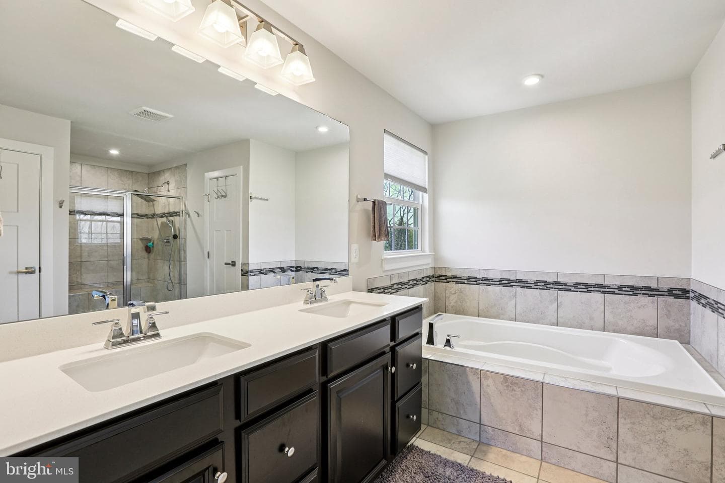 70 Lady Harrington Drive photo 25