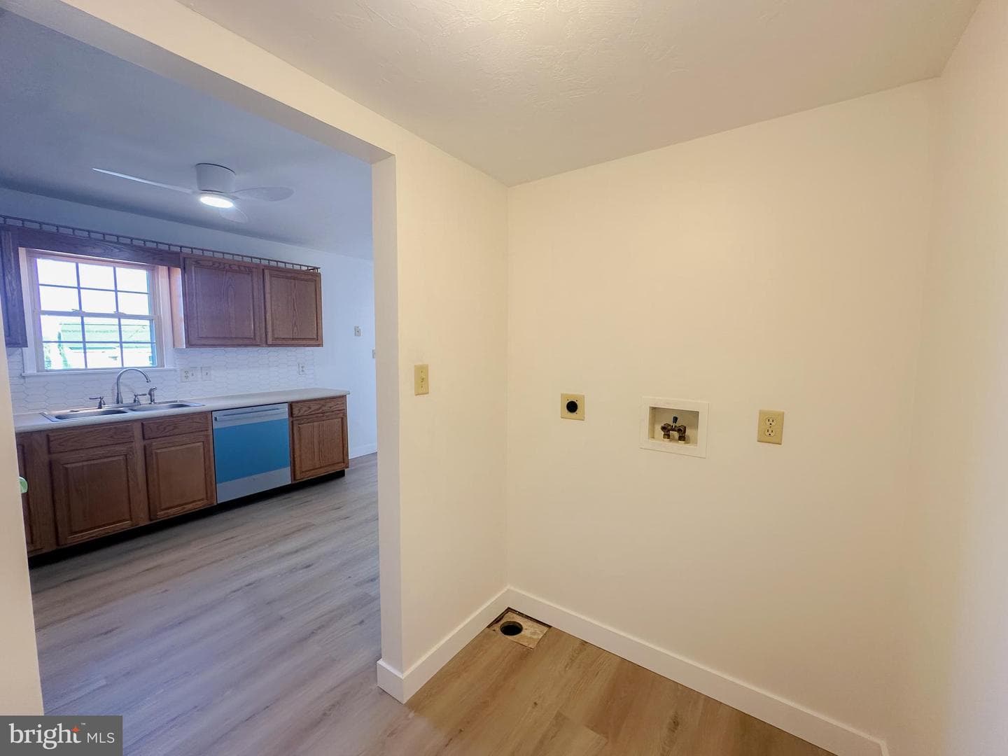 552 Locust Street photo 12