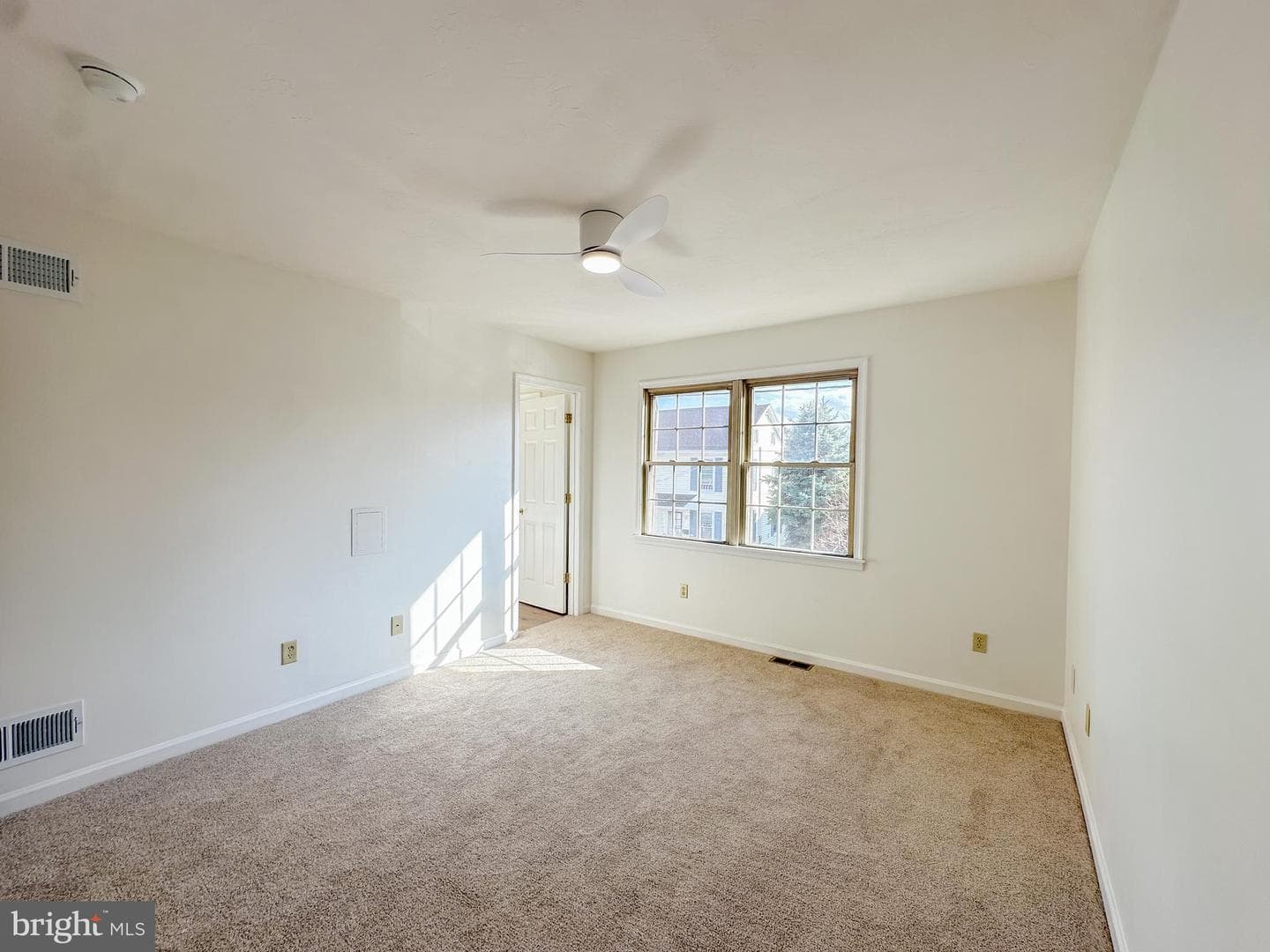 552 Locust Street photo 14