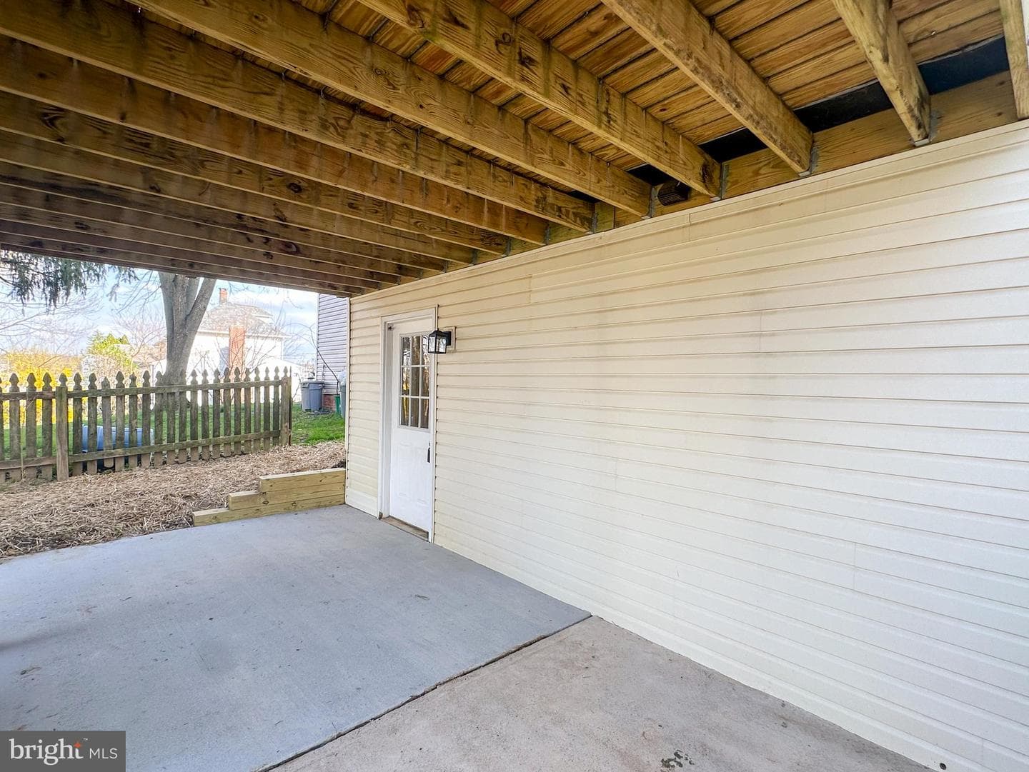 552 Locust Street photo 31