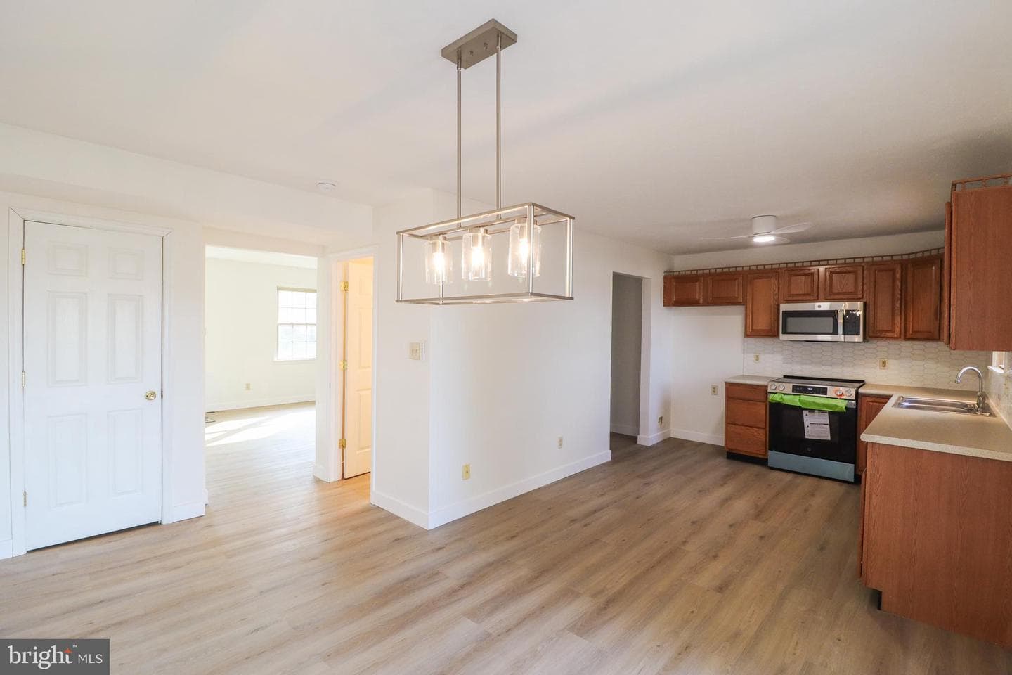 552 Locust Street photo 4