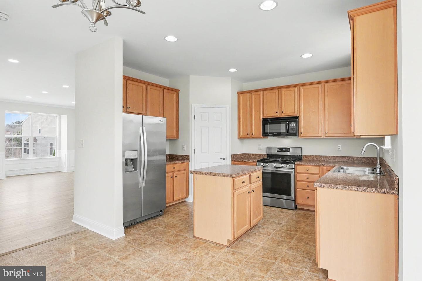 353 W Chestnut Street #16 photo 14