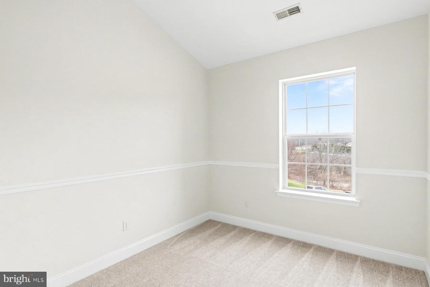 353 W Chestnut Street #16 photo 24