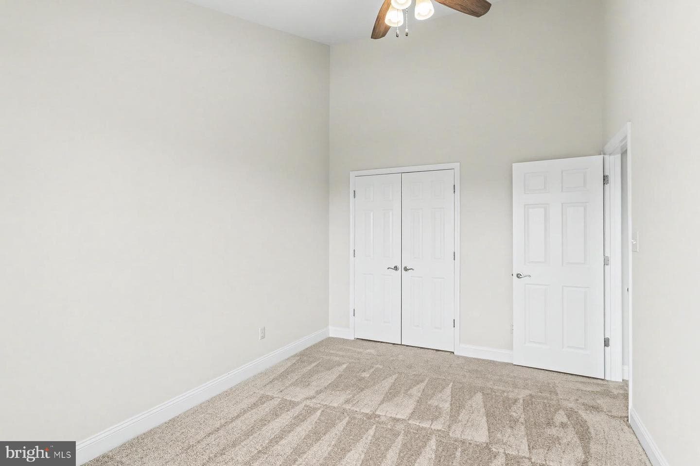 353 W Chestnut Street #16 photo 27