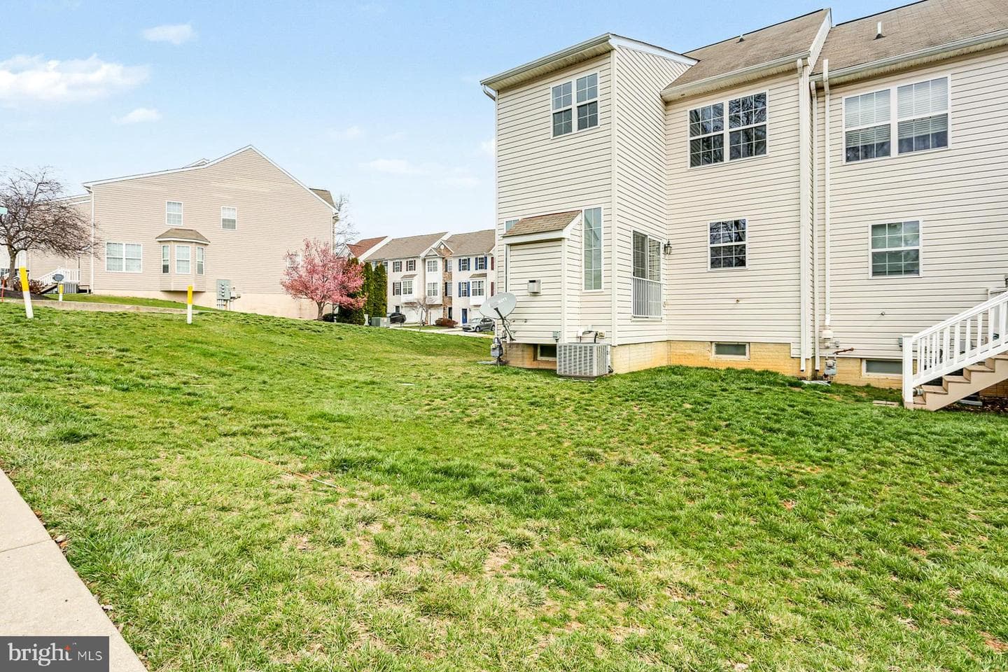 353 W Chestnut Street #16 photo 3