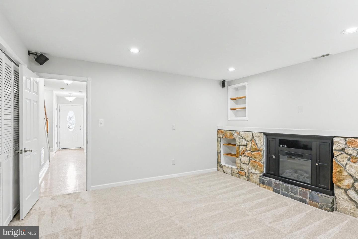 353 W Chestnut Street #16 photo 7