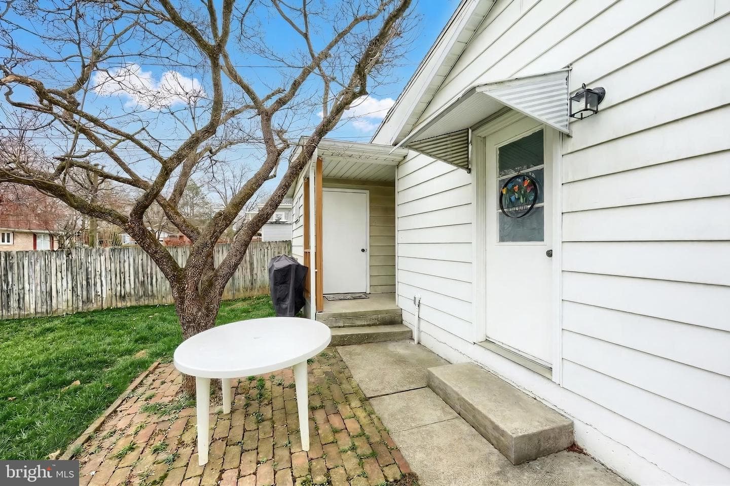 1006 E Walnut Street photo 10