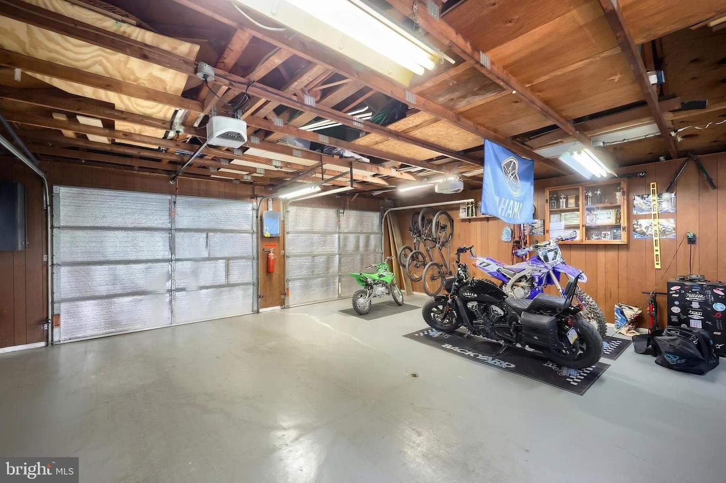 1006 E Walnut Street photo 14