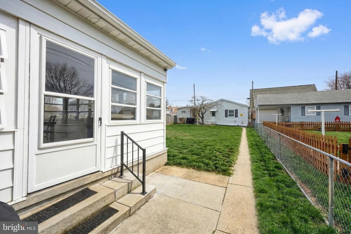 1006 E Walnut Street photo 7