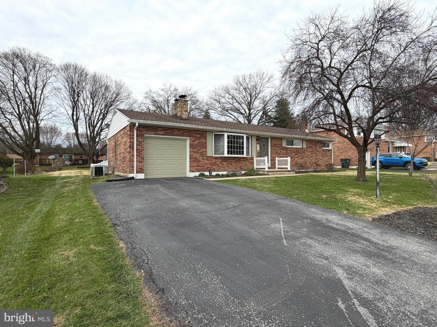 2441 Brookside Lane photo 2