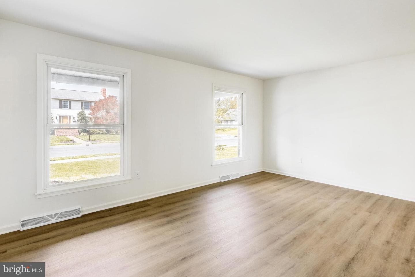 404 Clemens Drive photo 6