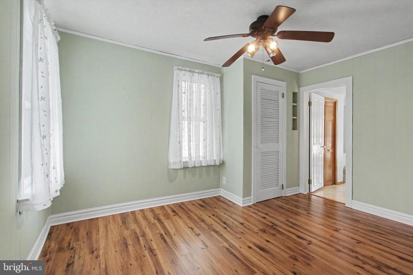 321 E Middle Street photo 21