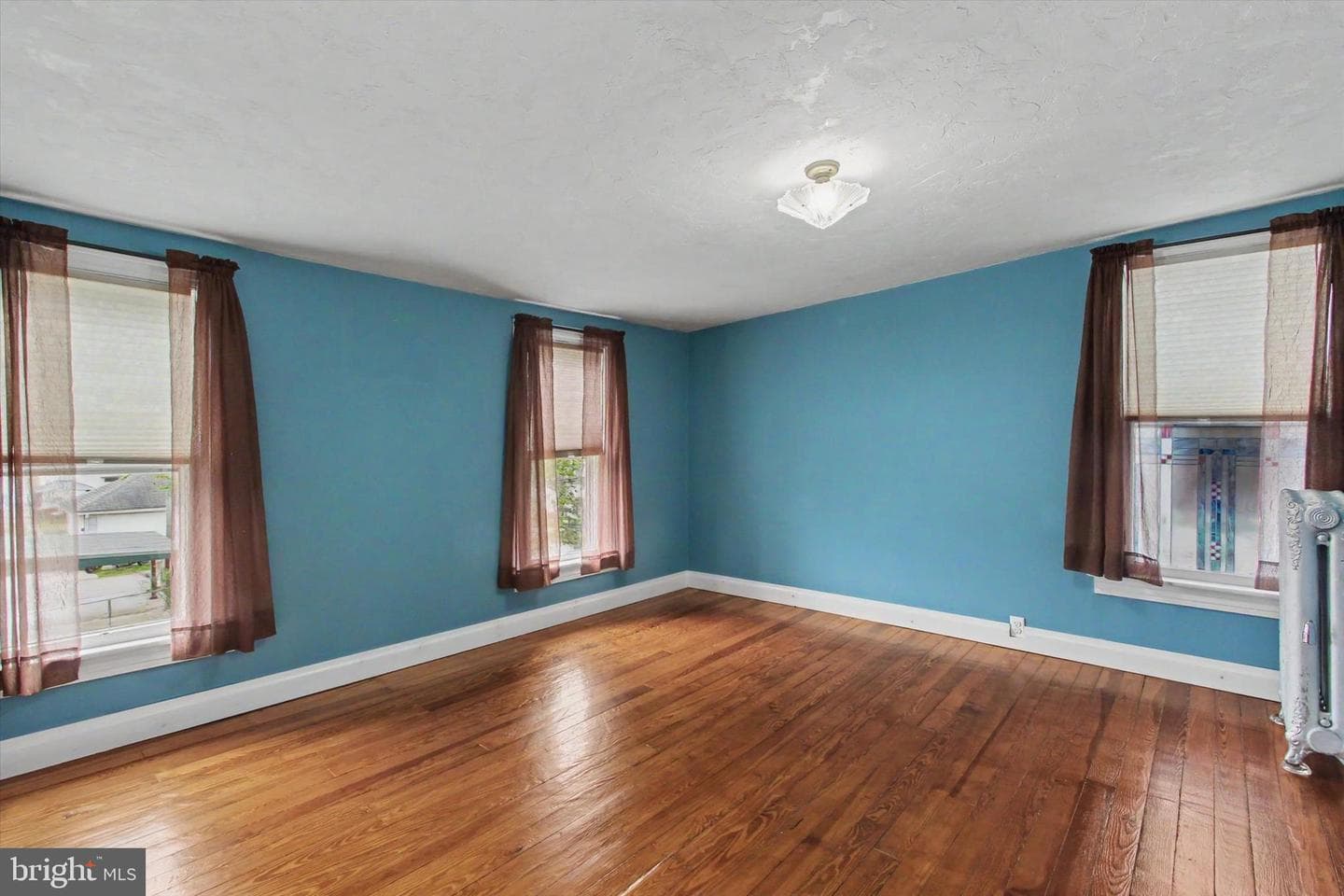 321 E Middle Street photo 23