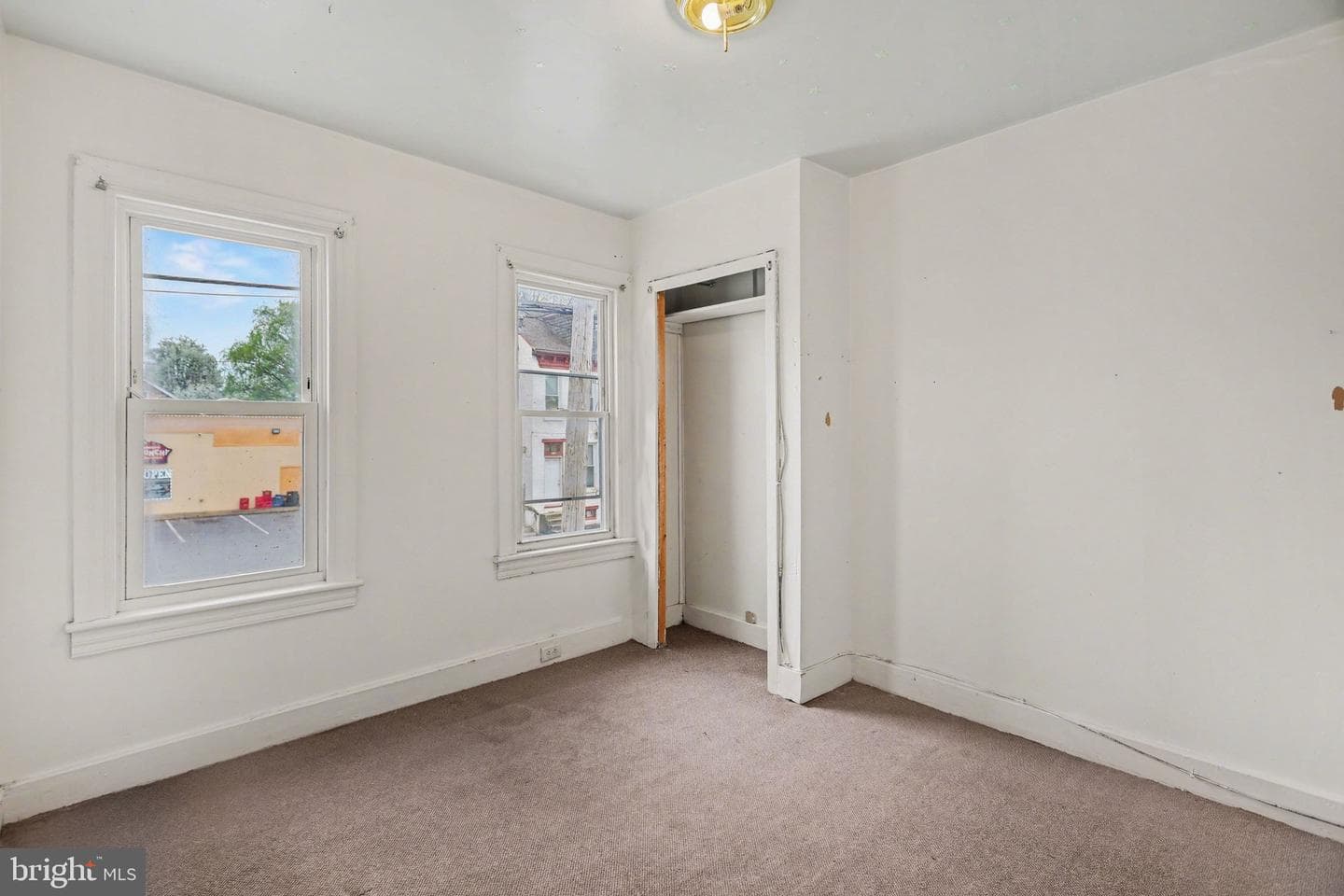 1269 E Philadelphia Street photo 10