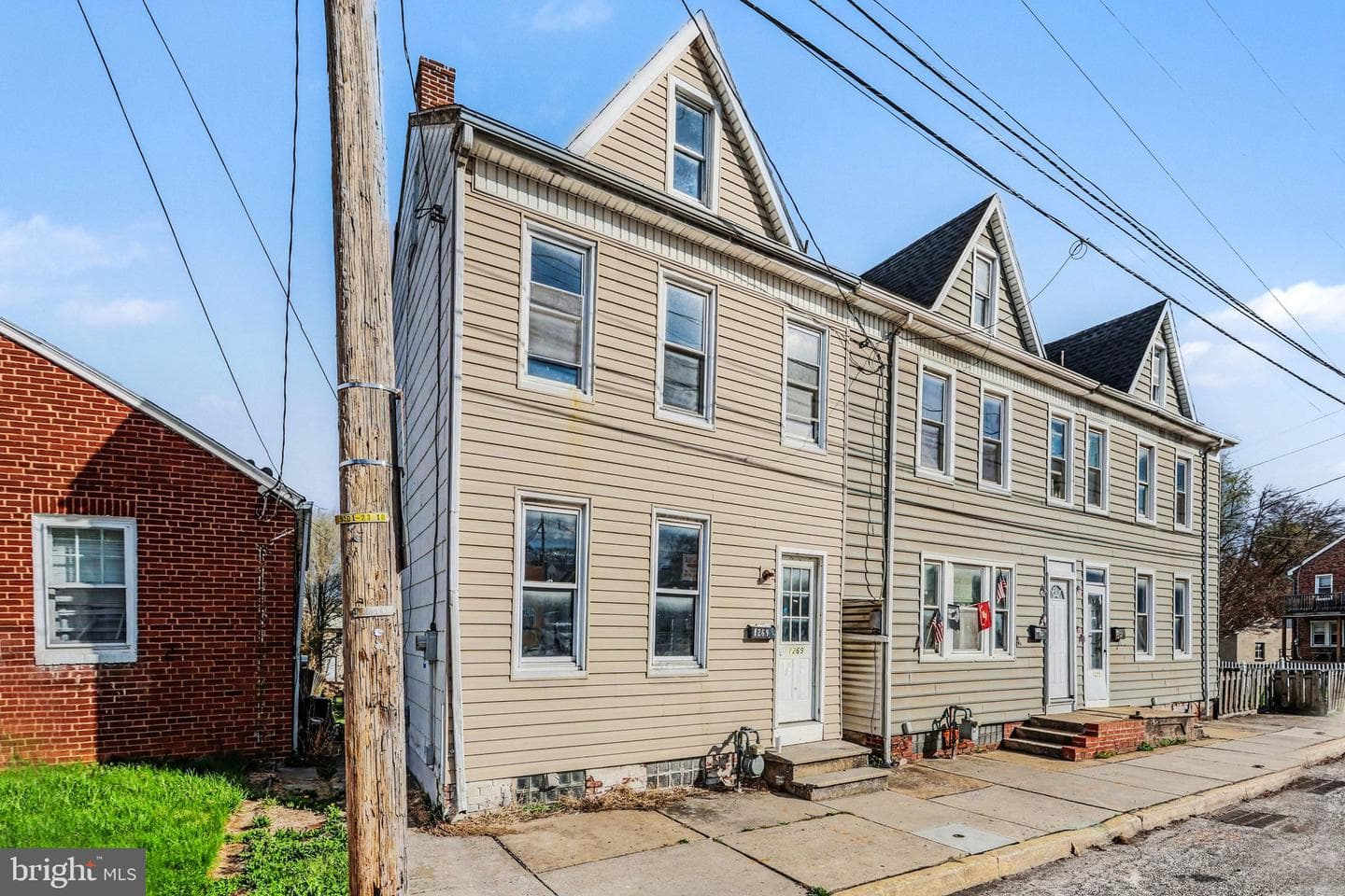 1269 E Philadelphia Street photo 2