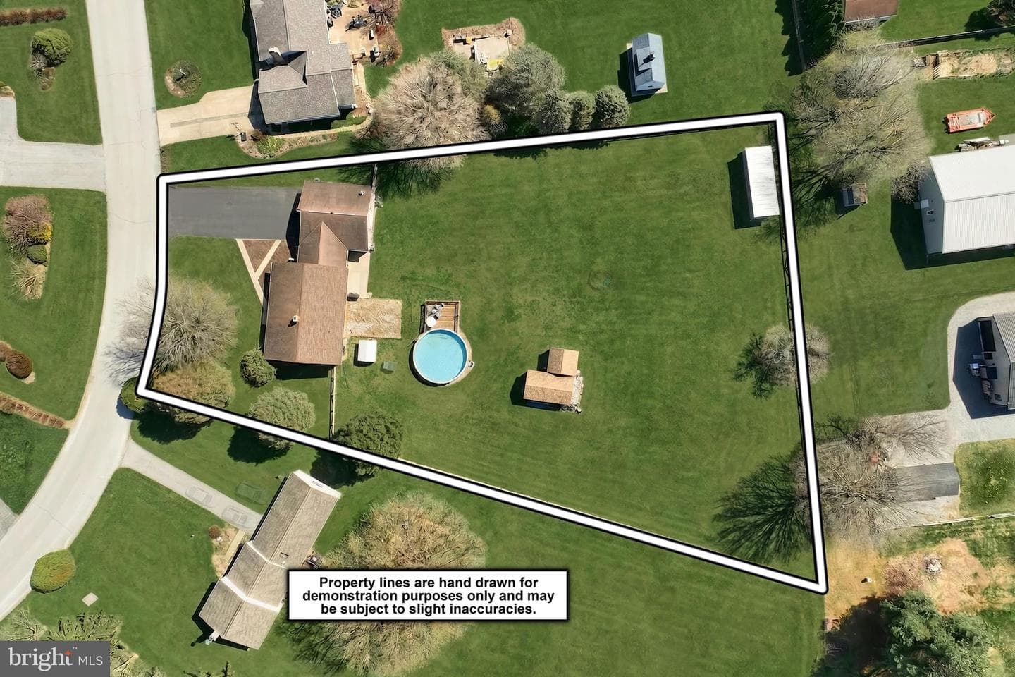 911 Ruby Lane photo 32