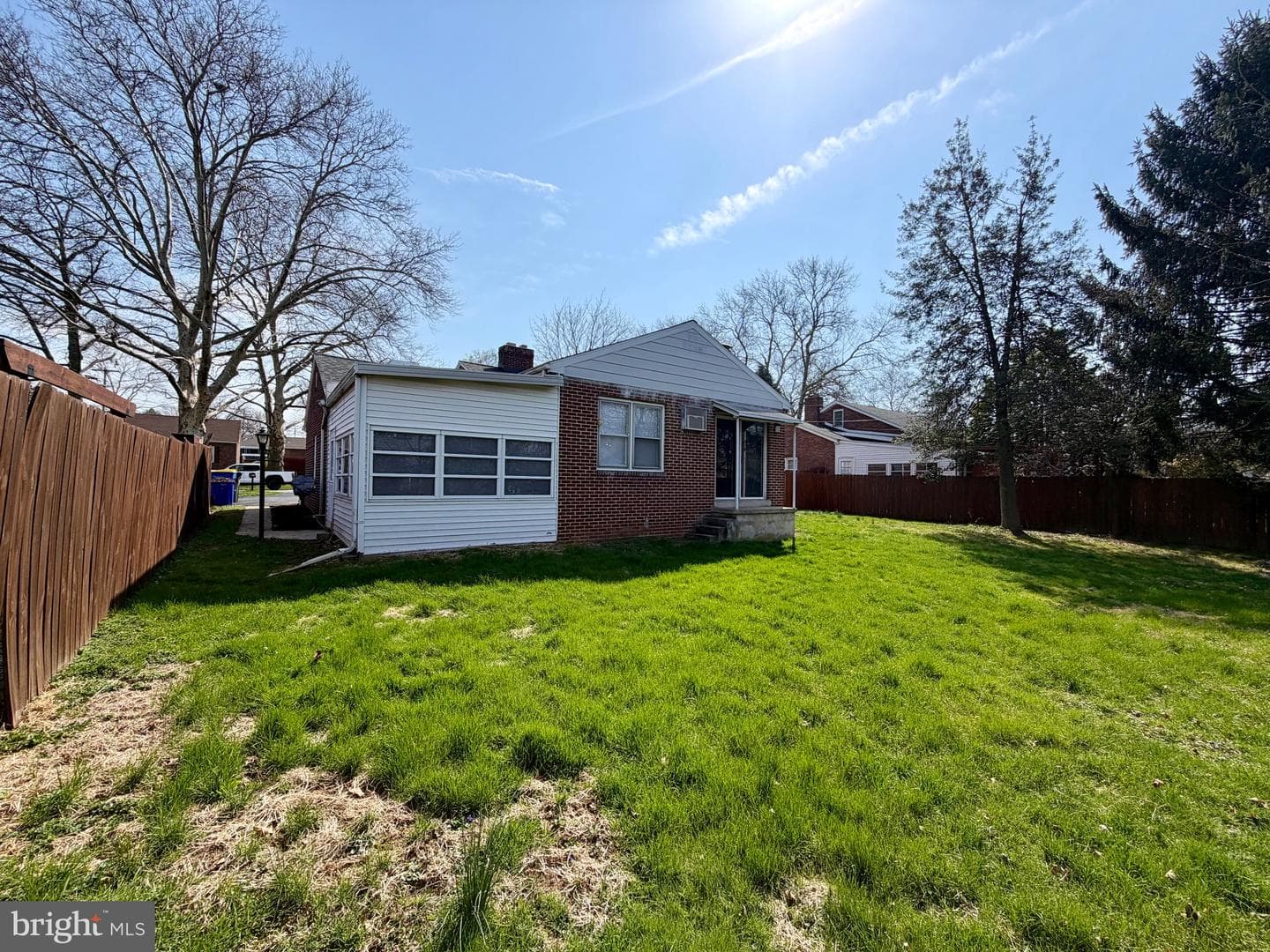 310 S Kershaw Street photo 25