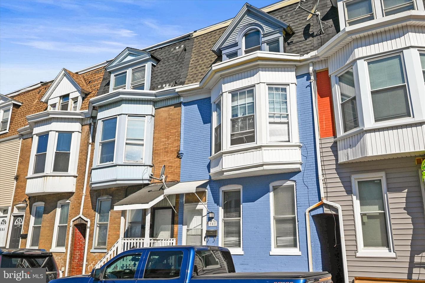 707 York Street photo 2