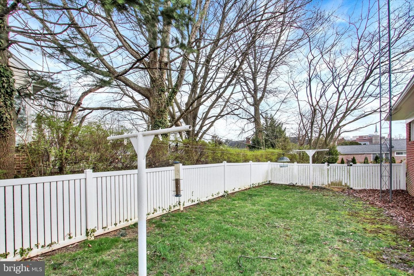 241 Charles Street photo 35