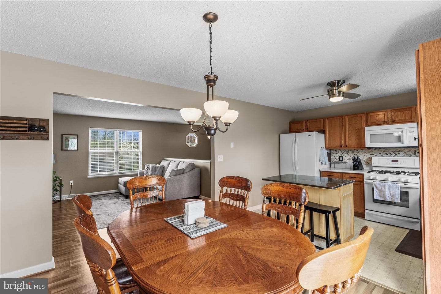125 Winston Drive photo 10
