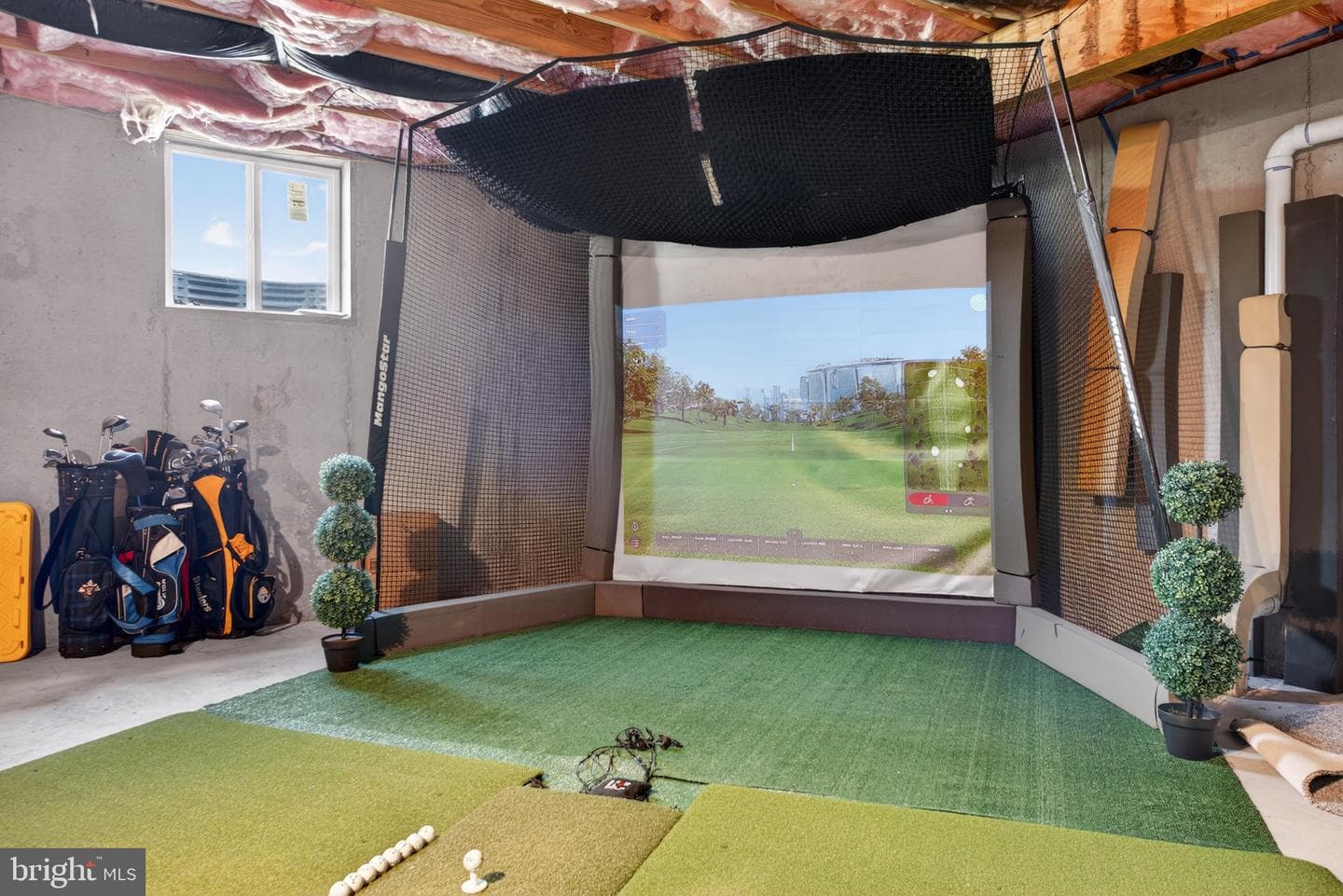 25 Thoroughbred Drive photo 3