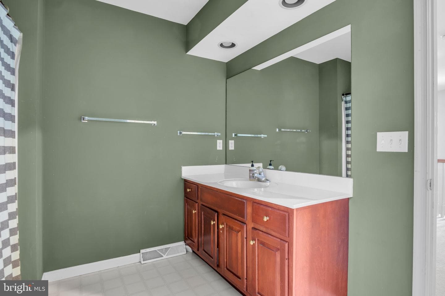 984 David Drive photo 25