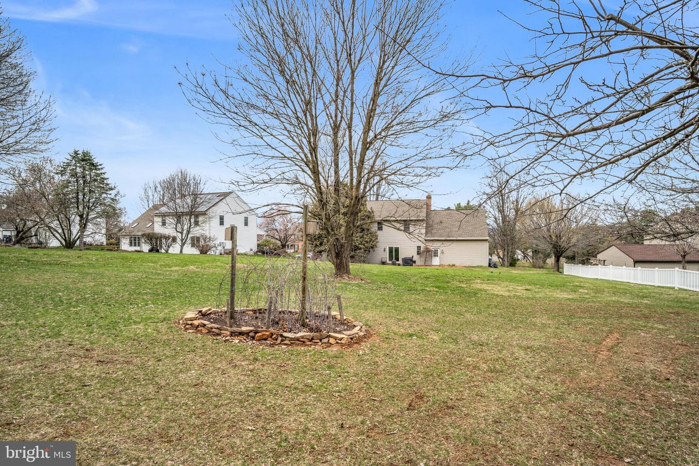 984 David Drive photo 40