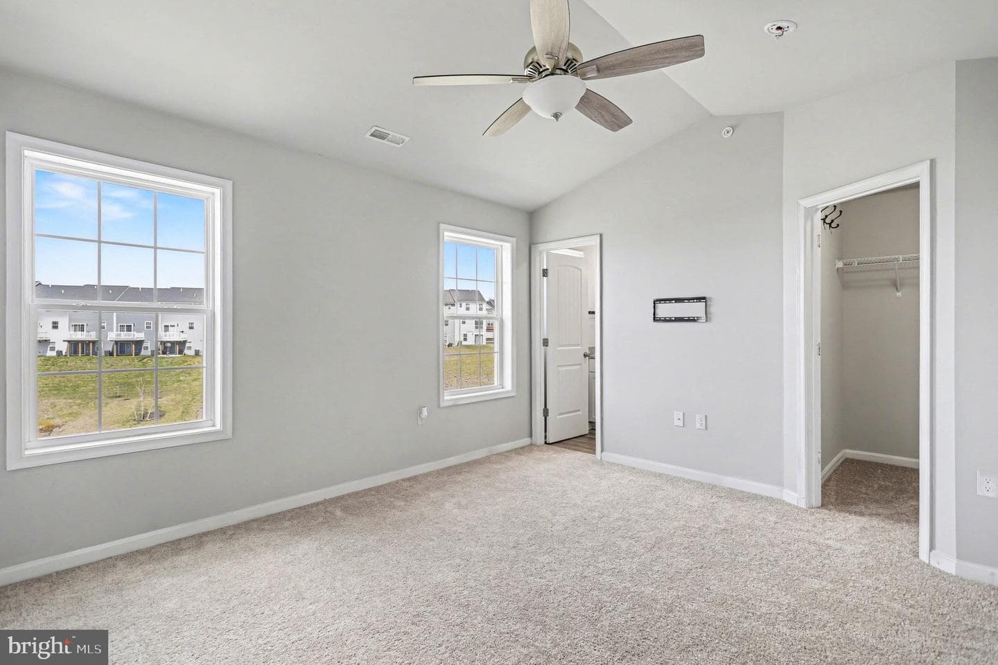 246 Hudson Boulevard photo 18
