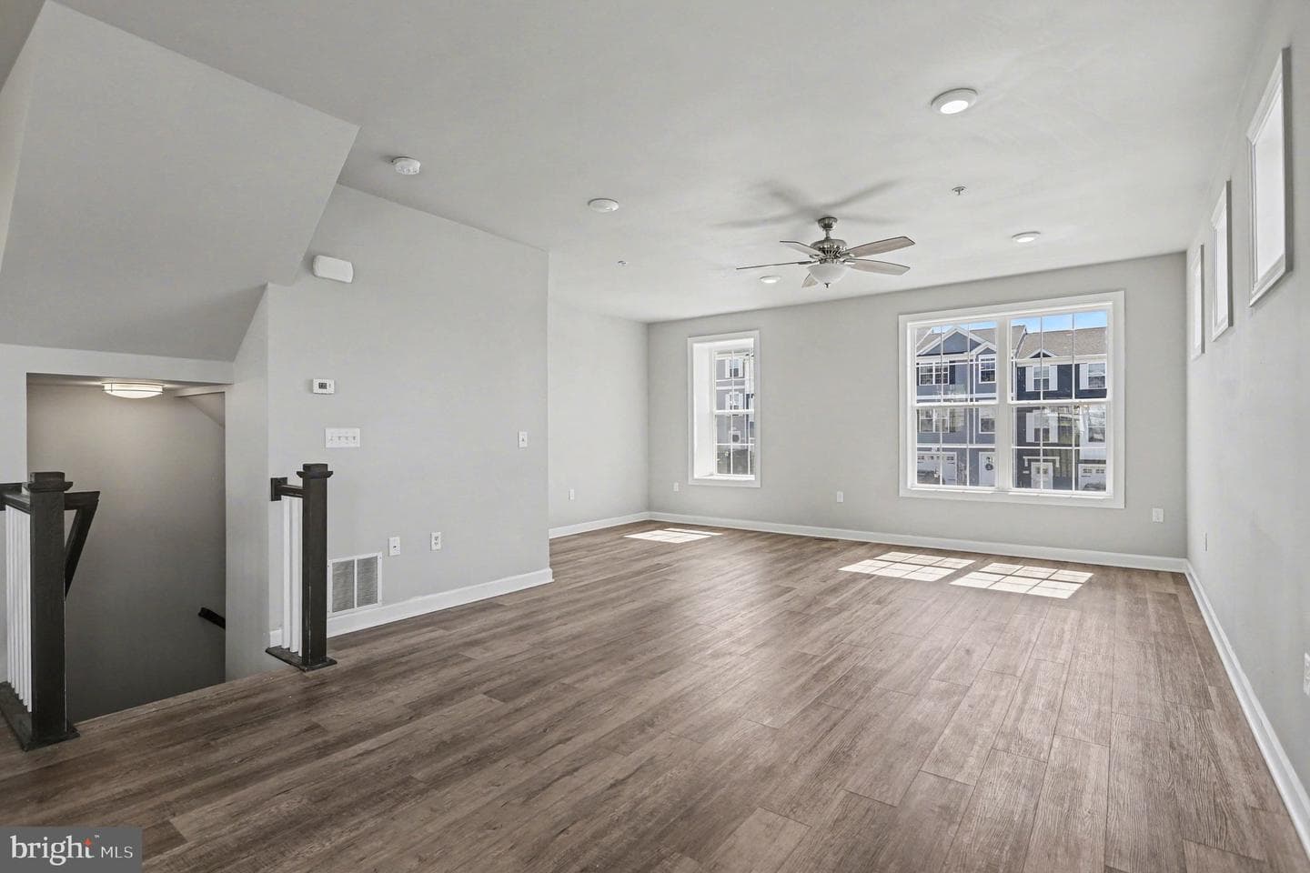 246 Hudson Boulevard photo 7