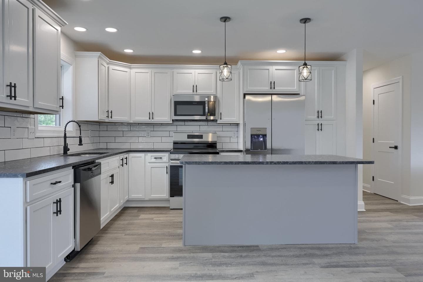310 Kendale Road photo 13