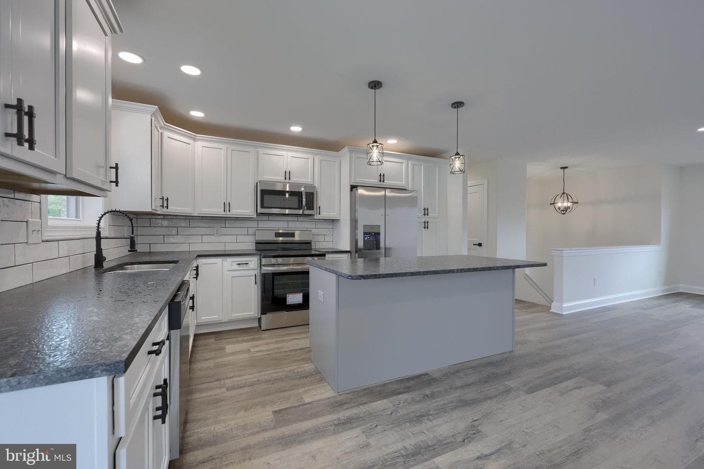 310 Kendale Road photo 16