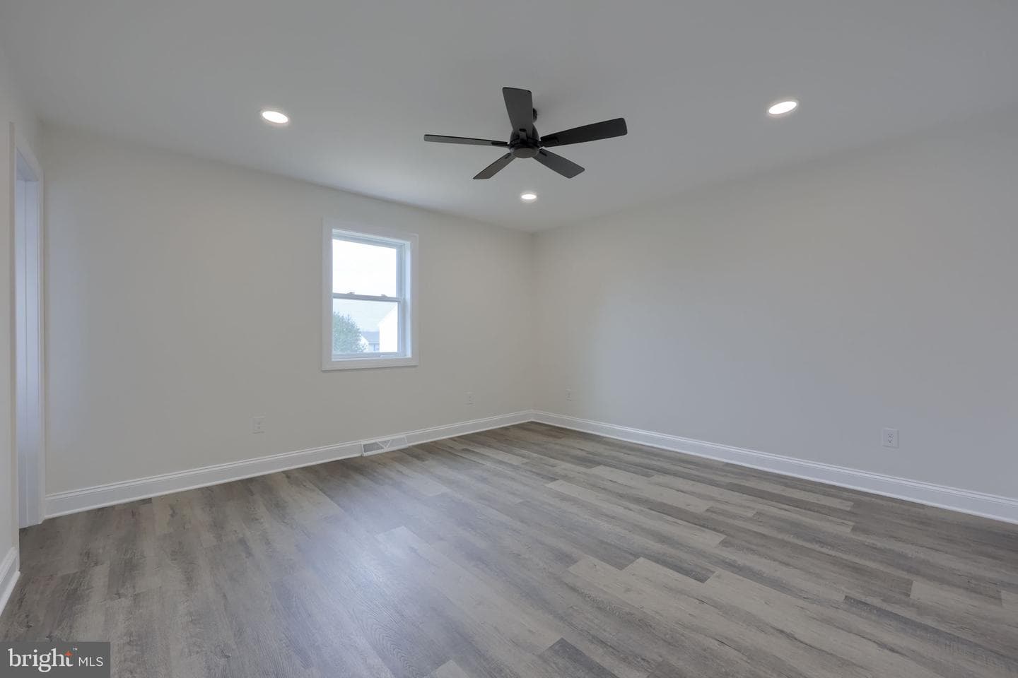 310 Kendale Road photo 24